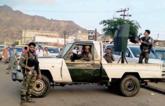 عدن.. قوات الحزام الأمني تختطف إمام مسجد سعد بن معاذ بسبب خطبة الجمعة