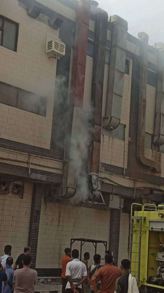 عدن.. اندلاع حريق كبير في مطعم سياحي بمديرية المنصورة