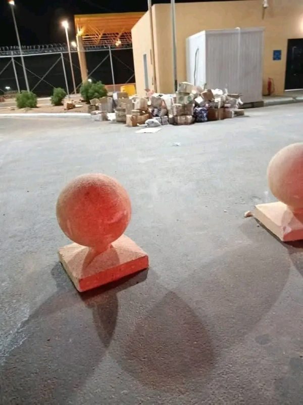 مسافرون يشكون استمرار الإجراءات التعسفية في منفذ الوديعة