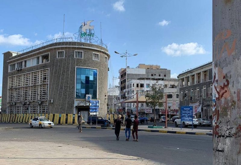 عطل مفاجئ يتسبب بانقطاع كامل للتيار الكهربائي بعدن