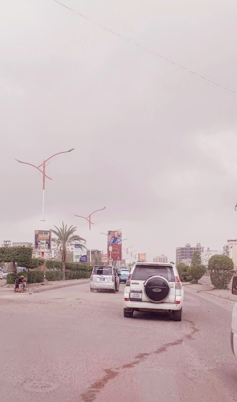 عدن.. مجهولون يلقون قنبلة يدوية على منزل قيادي عسكري ببئر أحمد