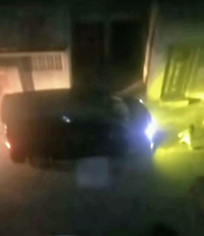 عدن.. اقتحام منزل شاب من قبل مسلحين يستقلون (فوكسي) بالمنصورة