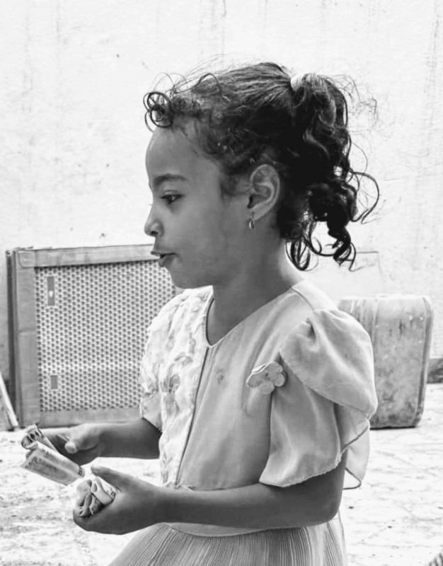 عدن.. خطأ طبي فادح يودي بحياة طفلة بالمنصورة