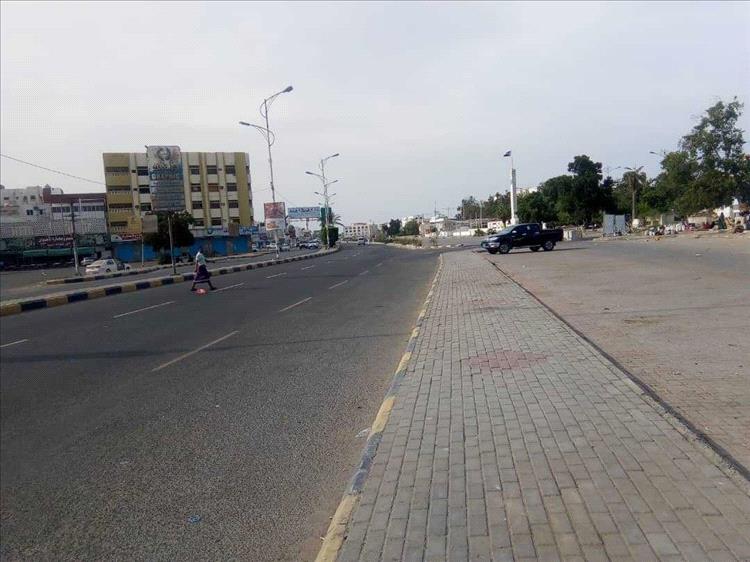 عدن.. أجواء صيفية حارة وسط تدهور في خدمة الكهرباء