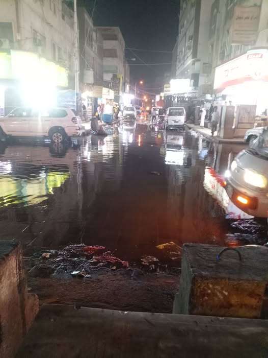 عدن.. الاتهامات تطال فلول الانتقالي بالوقوف خلف انفجار مجاري الشيخ عثمان