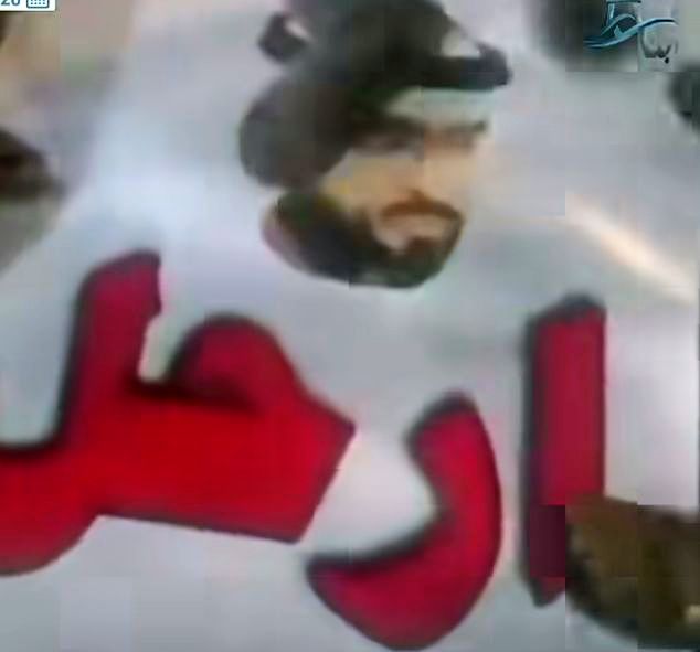 فلول المجلس الانتقالي المنحل تدوس على صورة المستشار فلاح الشهراني في عدن