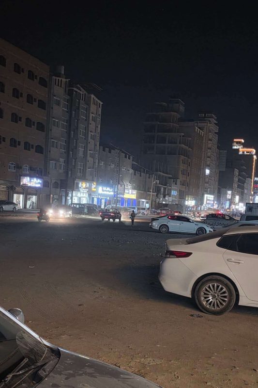 عدن.. انتشار أمني غير مسبوق في عدد من أحياء المدينة