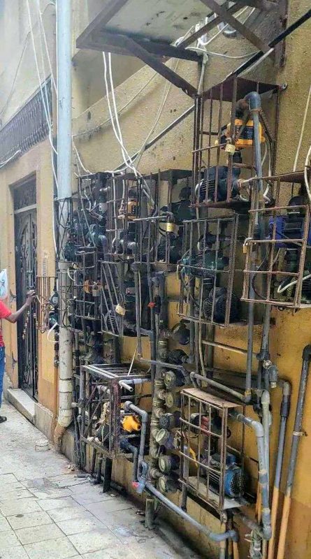 مع بداية دخول فصل الصيف انقطاعات المياه تؤرق أهالي عدن