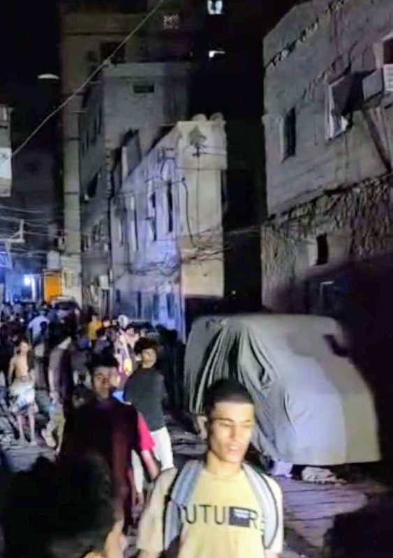 عدن.. حريق في مولد يؤدي لقطع الكهرباء عن معظم مناطق التواهي