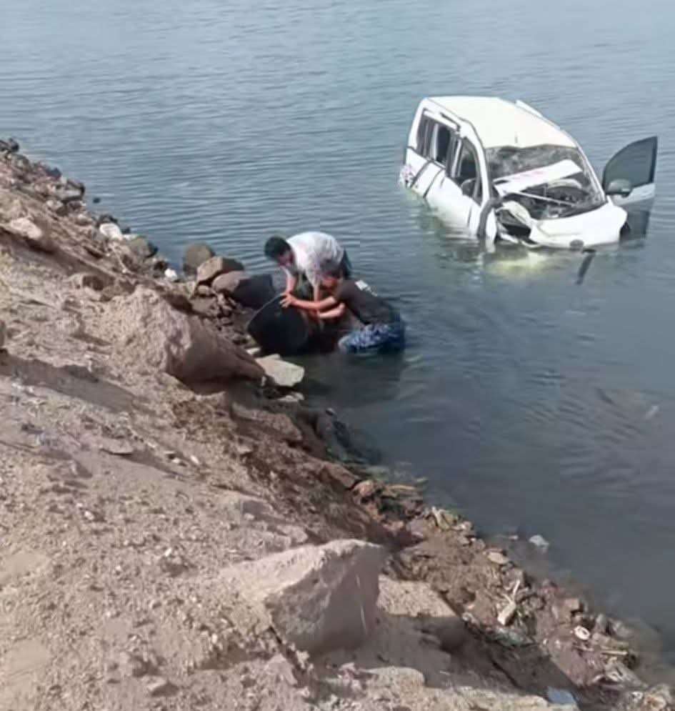 عدن.. حادث مروري مروع بالخط البحري قبل قليل
