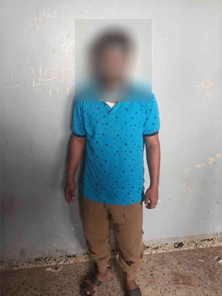 عدن.. شرطة الممدارة تضبط متهما باغتصاب أحد الأطفال