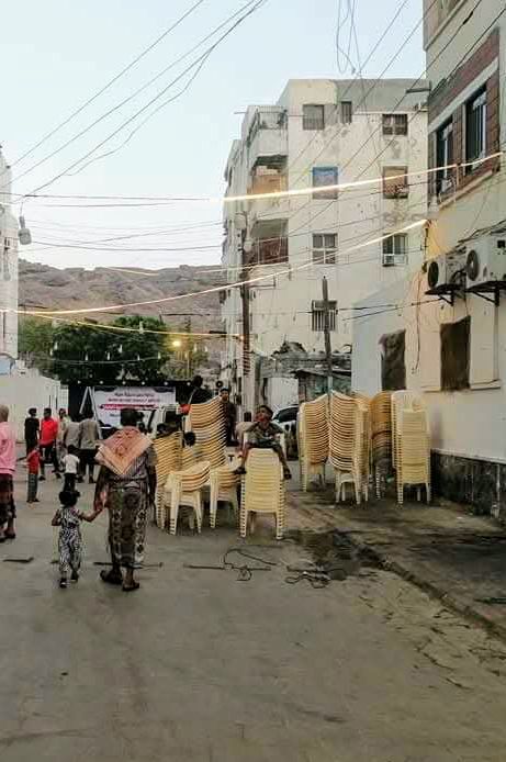 عدن.. حريق في عمود كهربائي يؤدي لقطع التيار عن منطقة القطيع