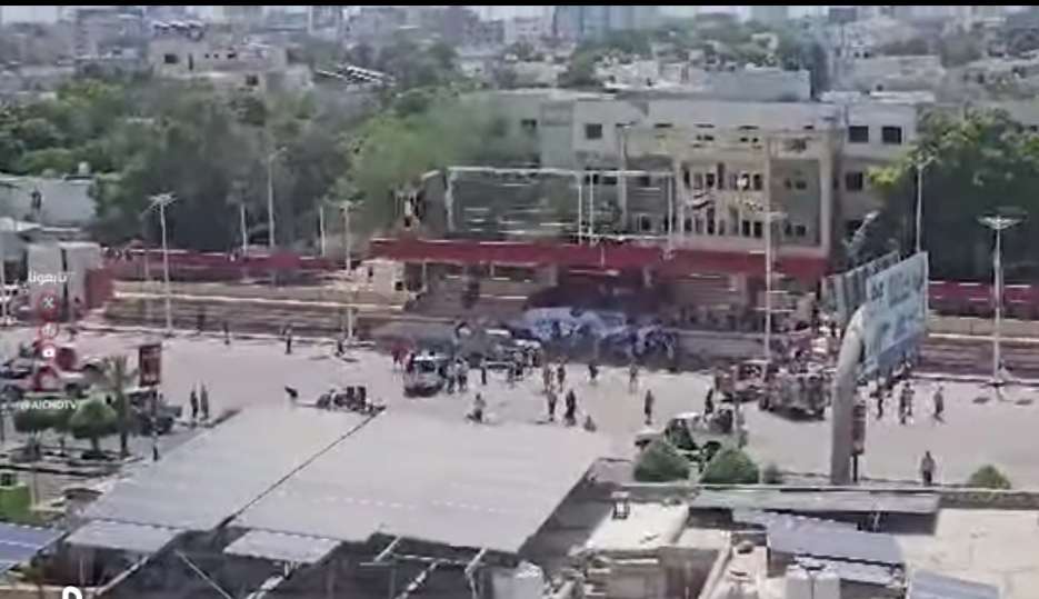 عدن.. حالة استياء واسعة بعد ظهور عناصر من المجلس المنحل تسب الذات الإلهية