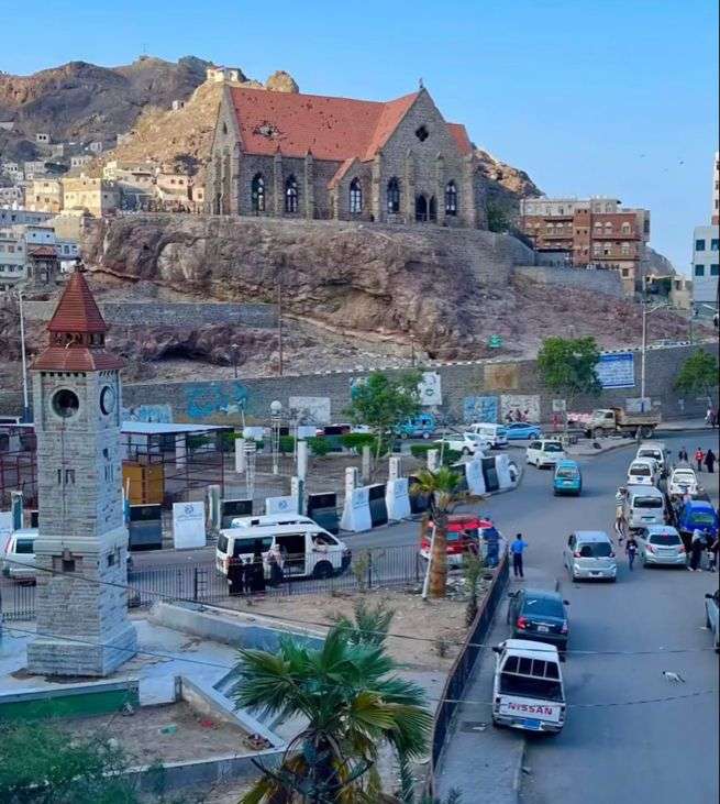 عدن.. يافعي يستغل علاقاته لسجن جاره العدني بسبب مشادة كلامية بكريتر