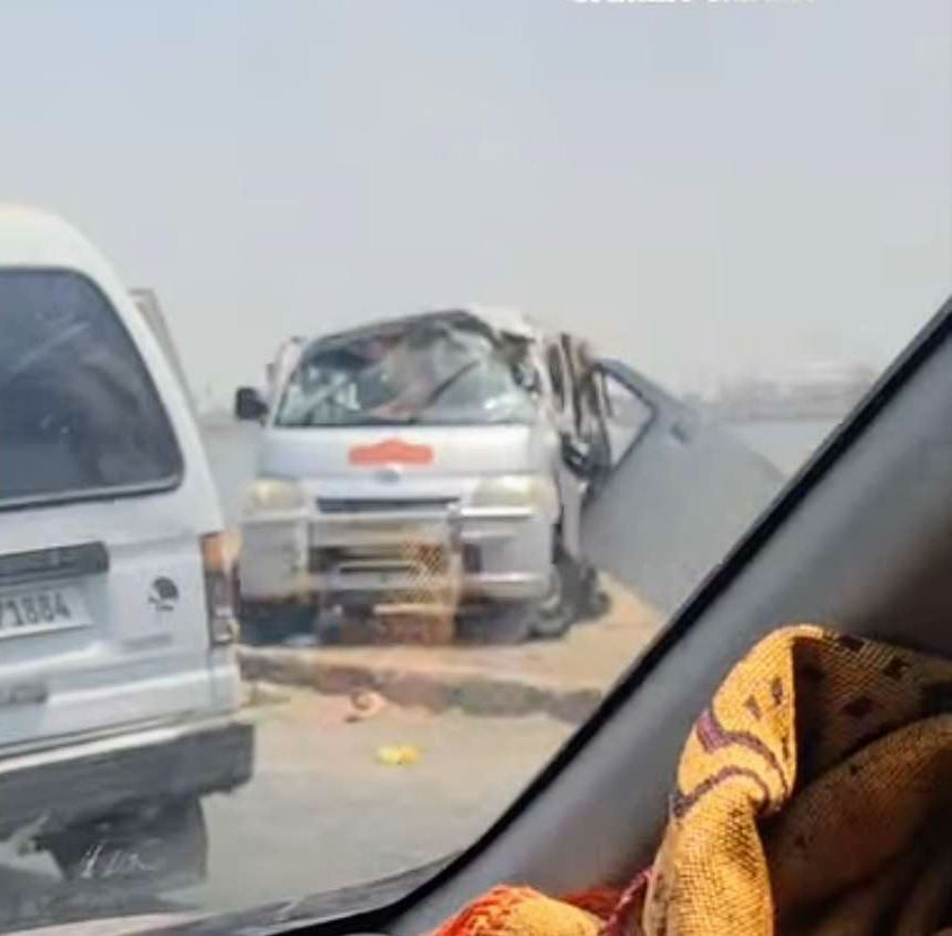 عدن.. حادث مروري مروع بخط الجسر قبل قليل