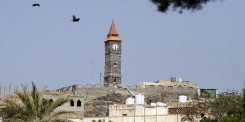 عدن.. غرق شاب بالتواهي وسط تحذيرات لمرتادي البحر