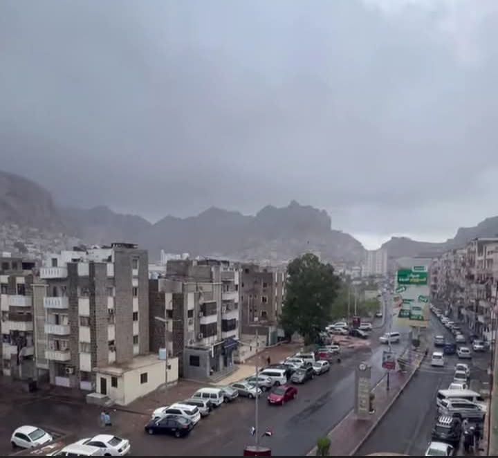 أربعة انفجارات قوية تهز عدن بالقرب من معسكر الصولبان